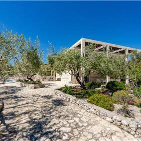Luxury 5 Bedroom Beachfront Villa near Dubrovnik, Sleeps 11-12